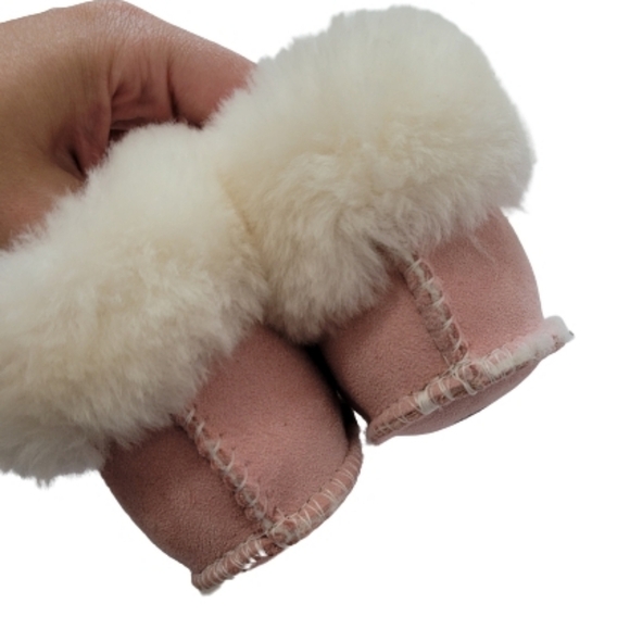 Minnetonka Moccasin Little Snuggler Sheepskin Booties - Picture 6 of 9